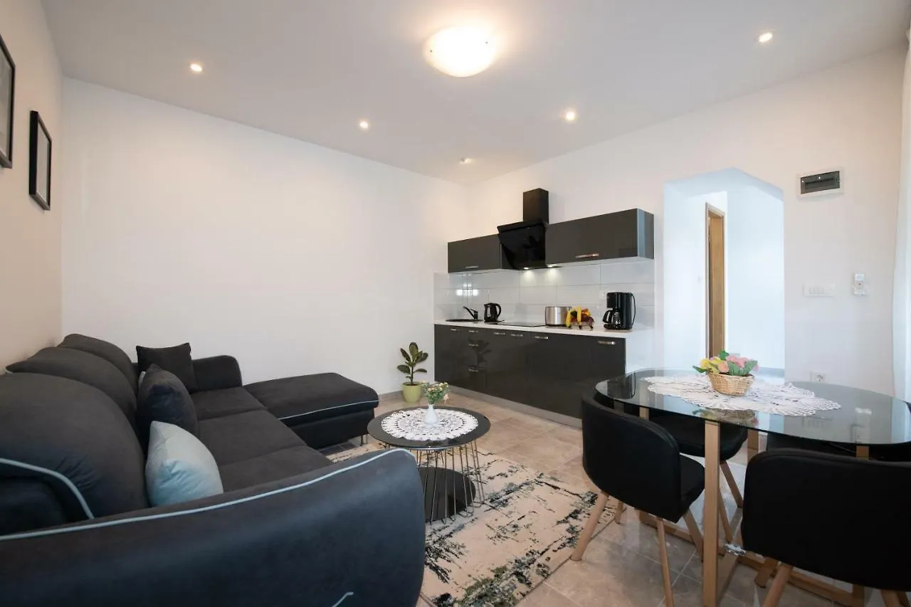 Apartment Emili Opatija